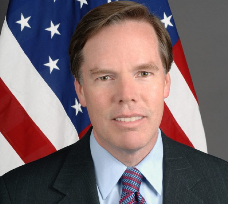 Veľvyslanec USA v Číne Nicholas Burns