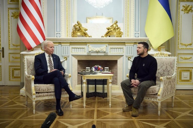 Biden a Zelenskyj v Kyjeve