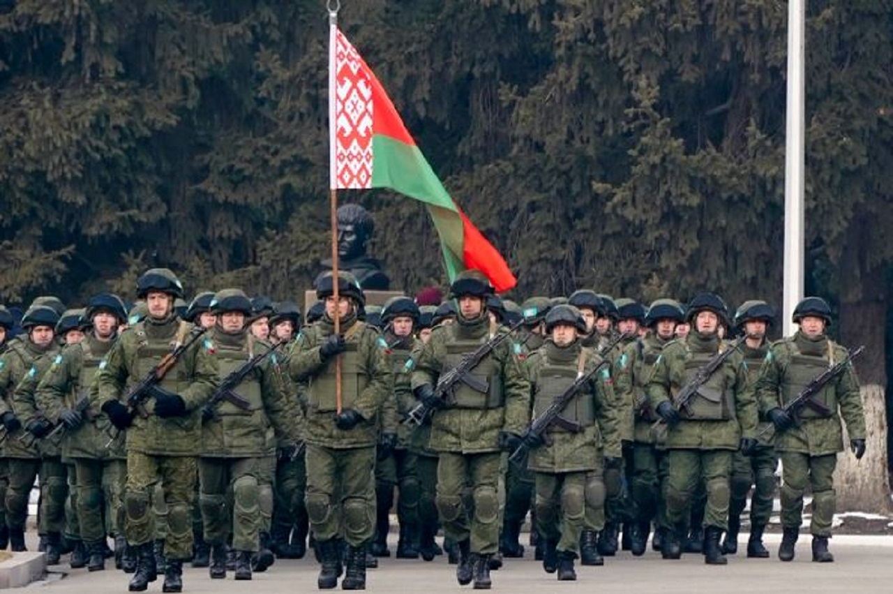 Bielorusko vytvorí polovojenské sily s počtom 100 000 mužov