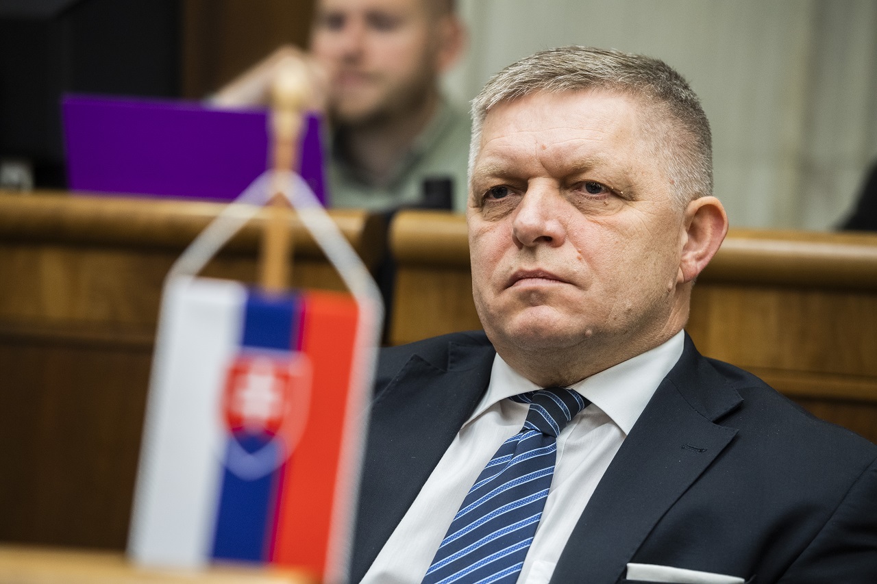 Fico najvyšším ústavným činiteľom: Sľúbte, že nikdy nepošlete slovenských mladých mužov bojovať na Ukrajinu