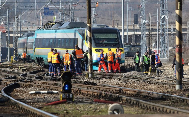 Vlak SuperCity Pendolino z Prahy do Košíc sa vykoľajil na začiatku mesiaca v Žiline.