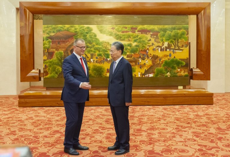 Boris Kollár pricestoval na návštevu Číny