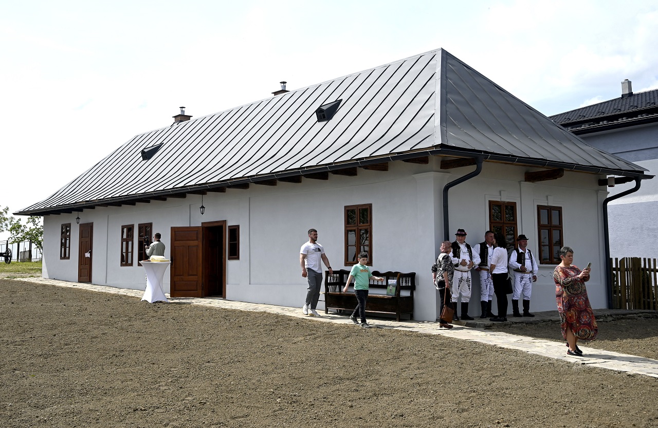 Otvorenie múzea vysťahovalectva v obci Pavlovce nad Uhom
