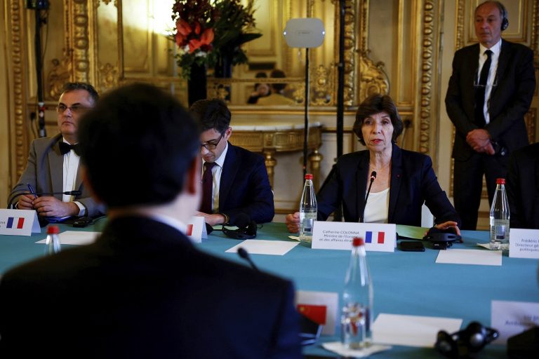 Francúzska šéfka diplomacie sa stretla s čínskym rezortným kolegom v Paríži