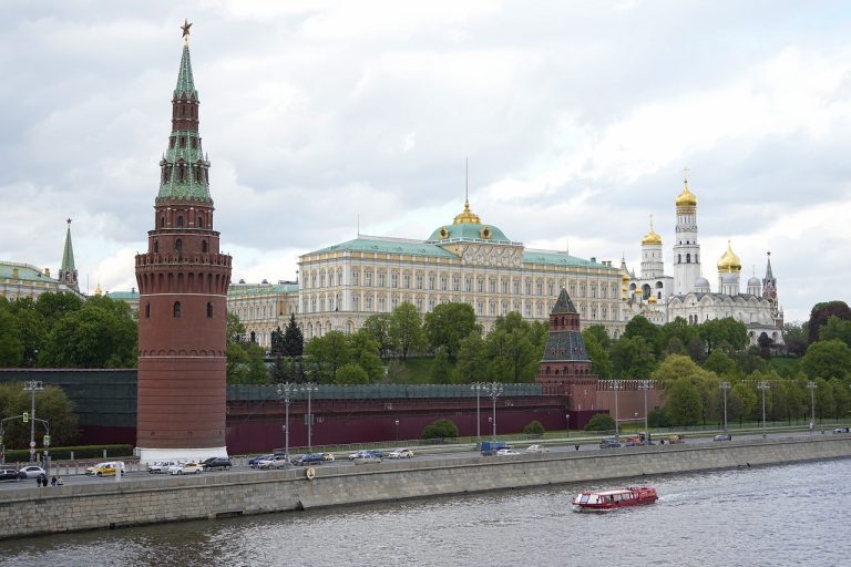 Ukrajina odmietla spojitosť s údajným útokom dronov na Kremeľ