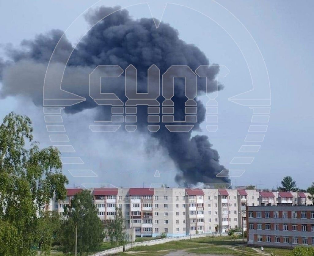 V meste Djatkovo v Brjanskej oblasti vypukol rozsiahly požiar