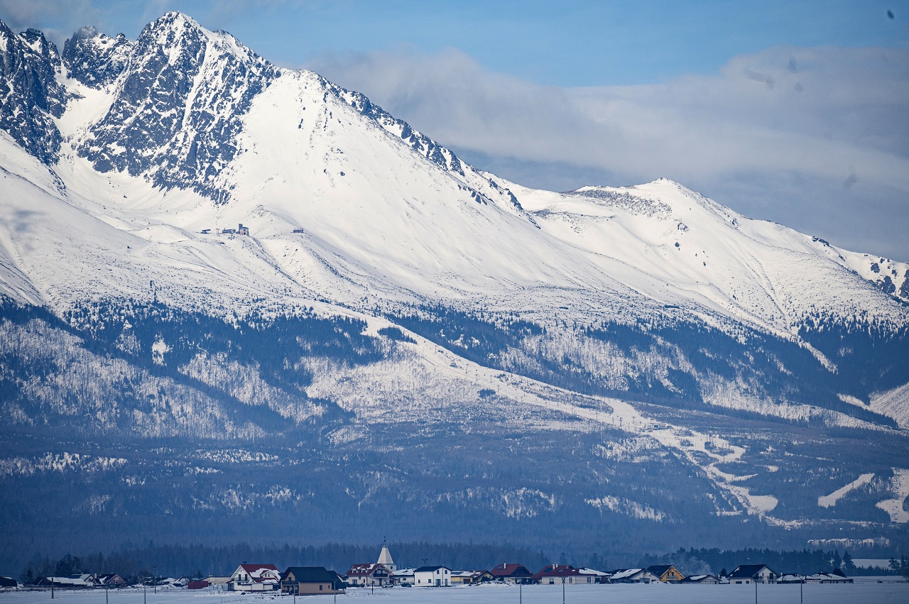 V slovenských pohoriach pretrváva malé lavínové nebezpečenstvo