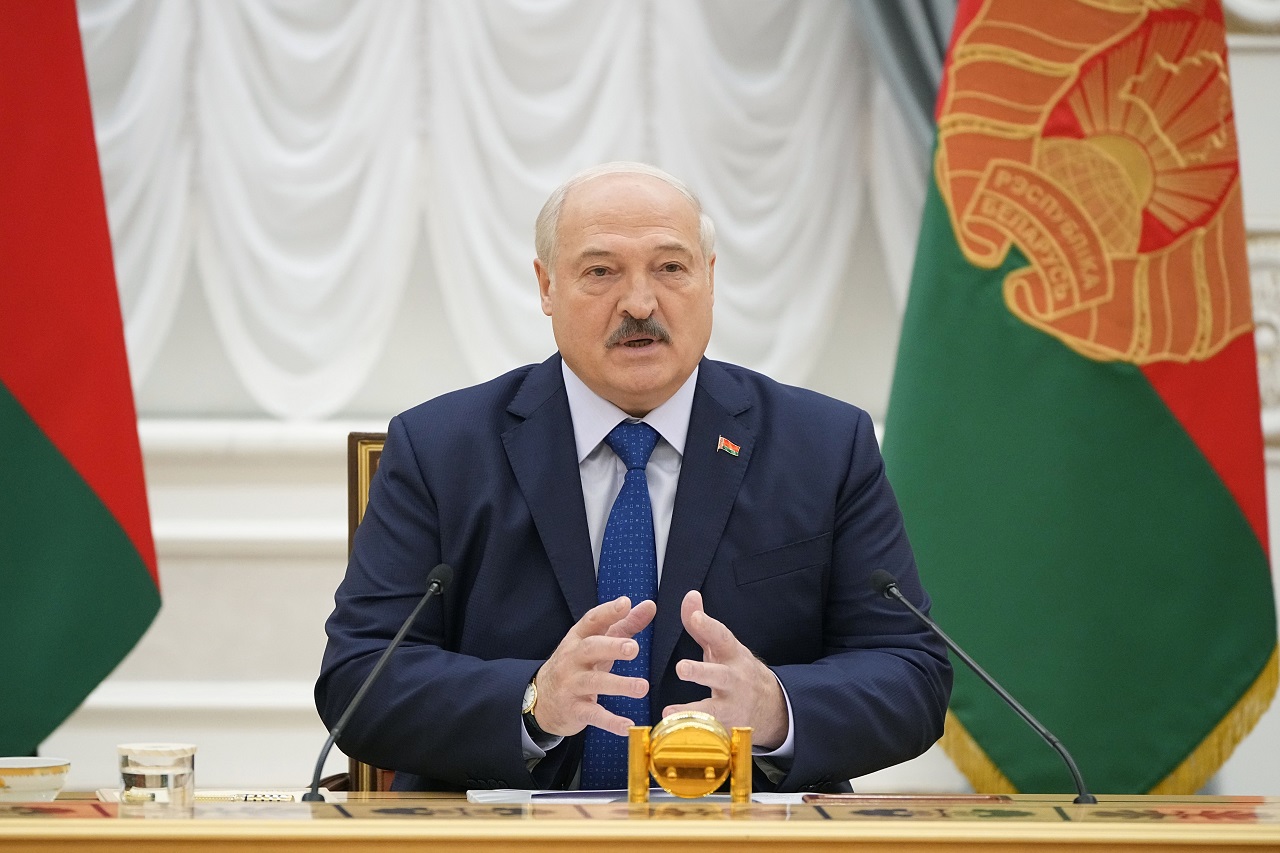 Zelenskyj si začína uvedomovať potrebu mierových rokovaní s Ruskom, myslí si Lukašenko