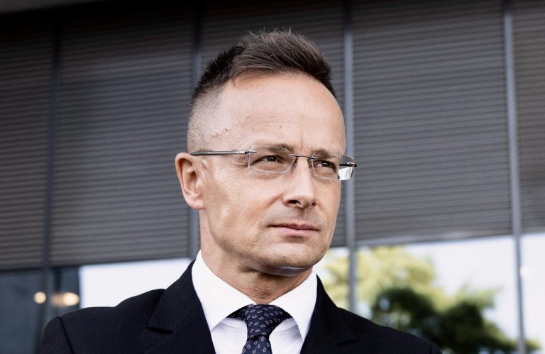 maďarský minister zahraničných vecí Péter Szijjártó