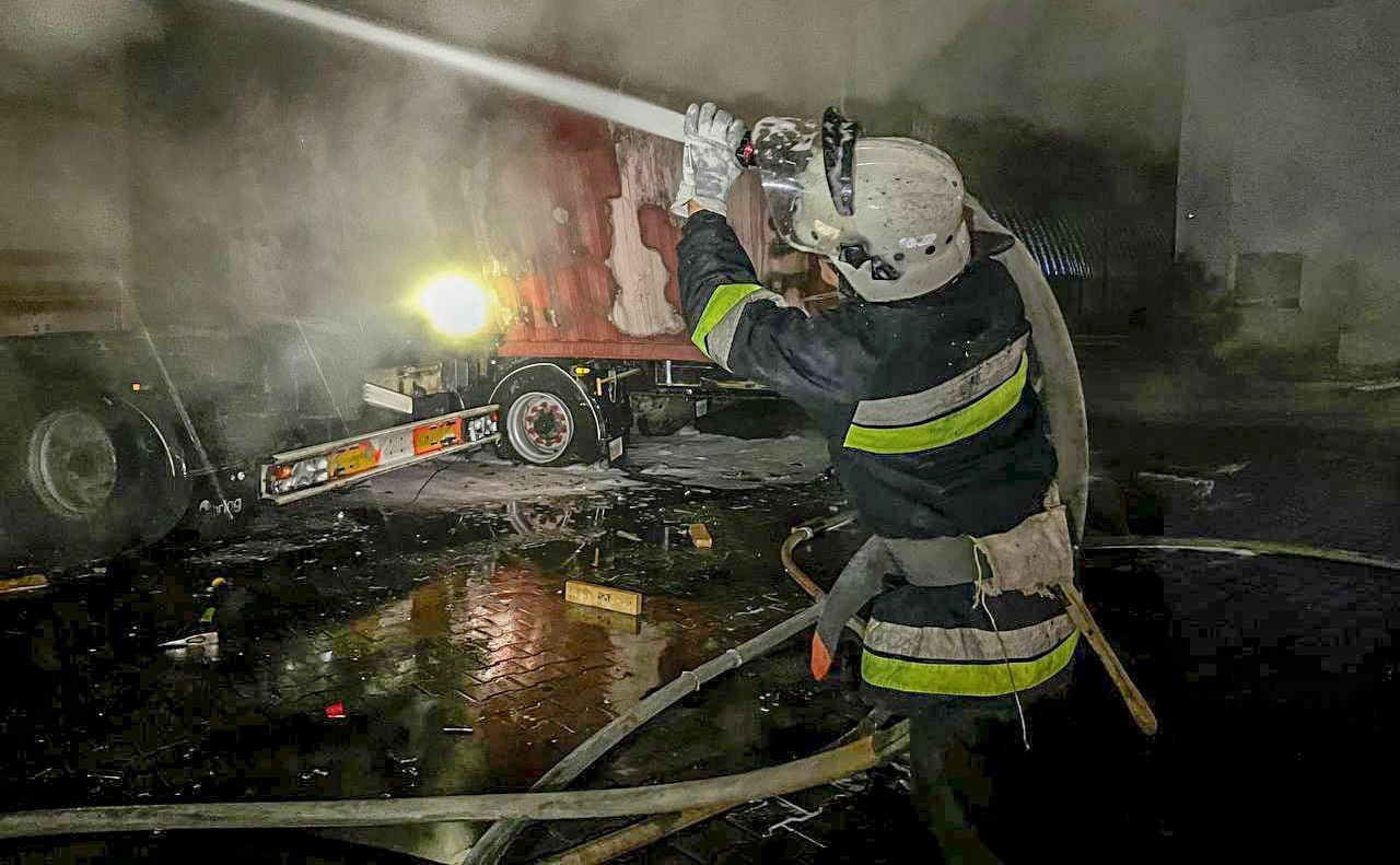 záchranári v noci hasili požiar z prilietajúceho ruského lietadla v Odeskej oblasti