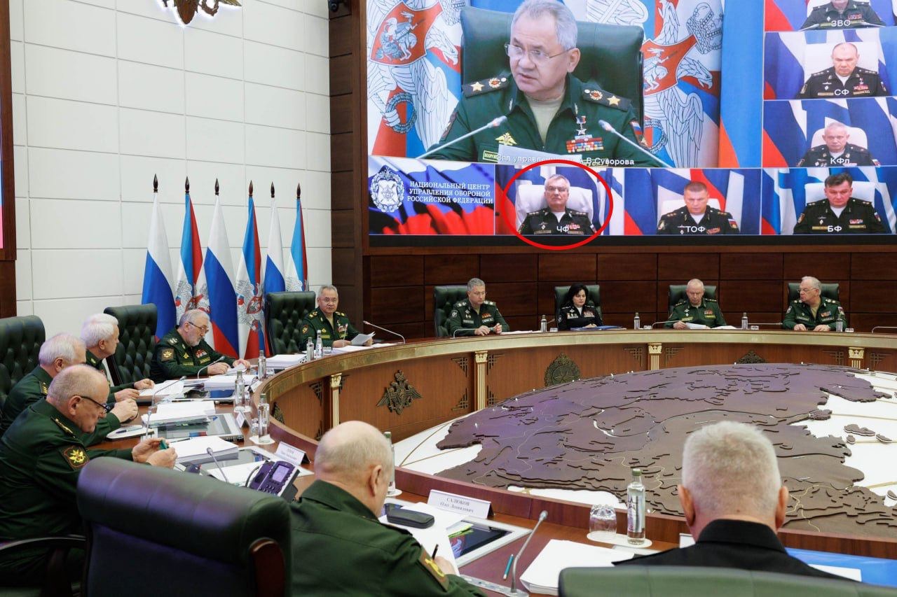 Ruské ministerstvo obrany zverejnilo zábery veliteľa Čiernomorskej flotily Sokolova, ktorý sa údajne zúčastňuje na zasadnutí správnej rady