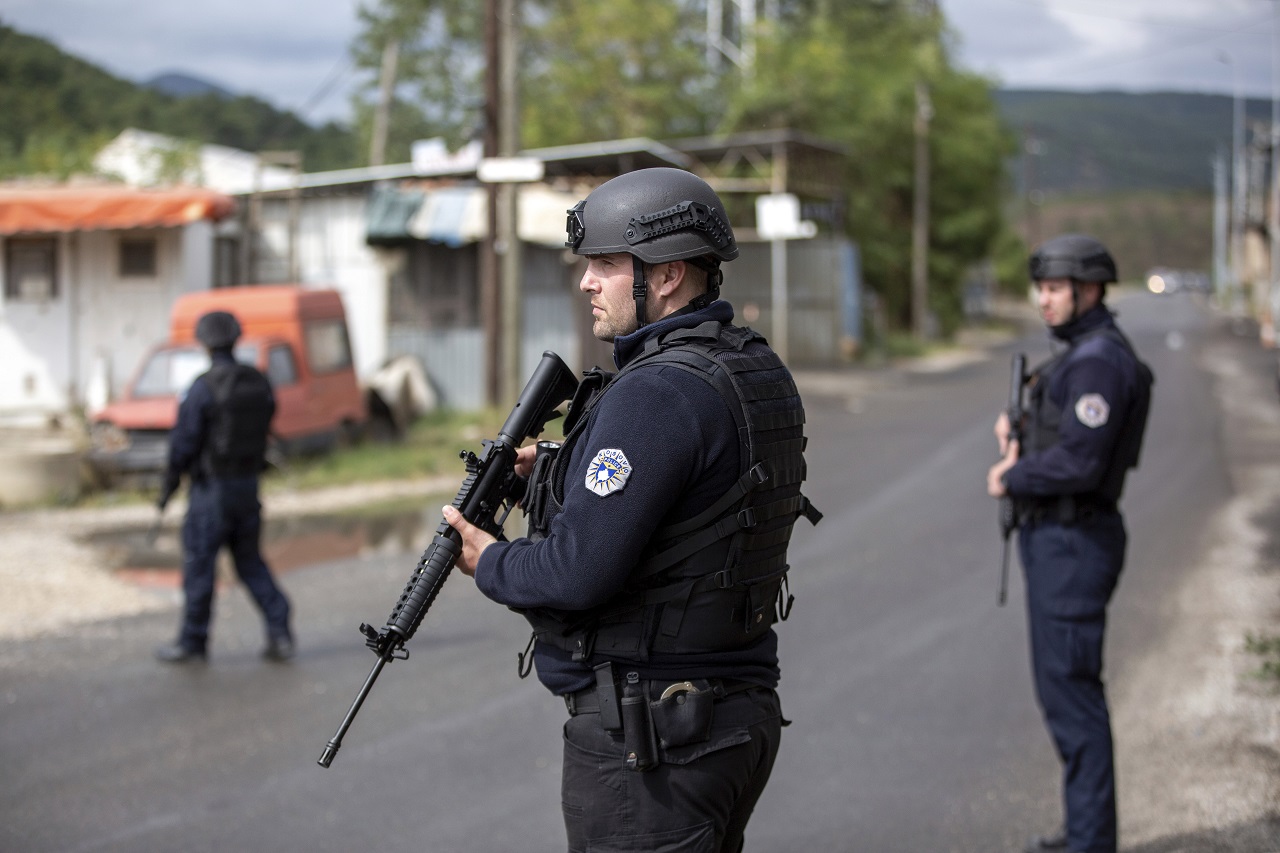 Operácia v Kosove a Metohiji pokračuje, Kurtiho polícia zatýka nových ľudí