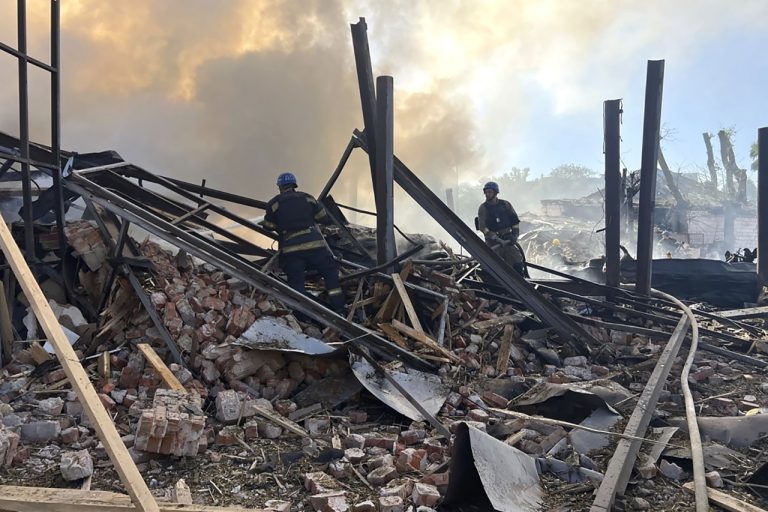 Ruský raketovový útok na ukrajinské mesto Kryvyj Rih