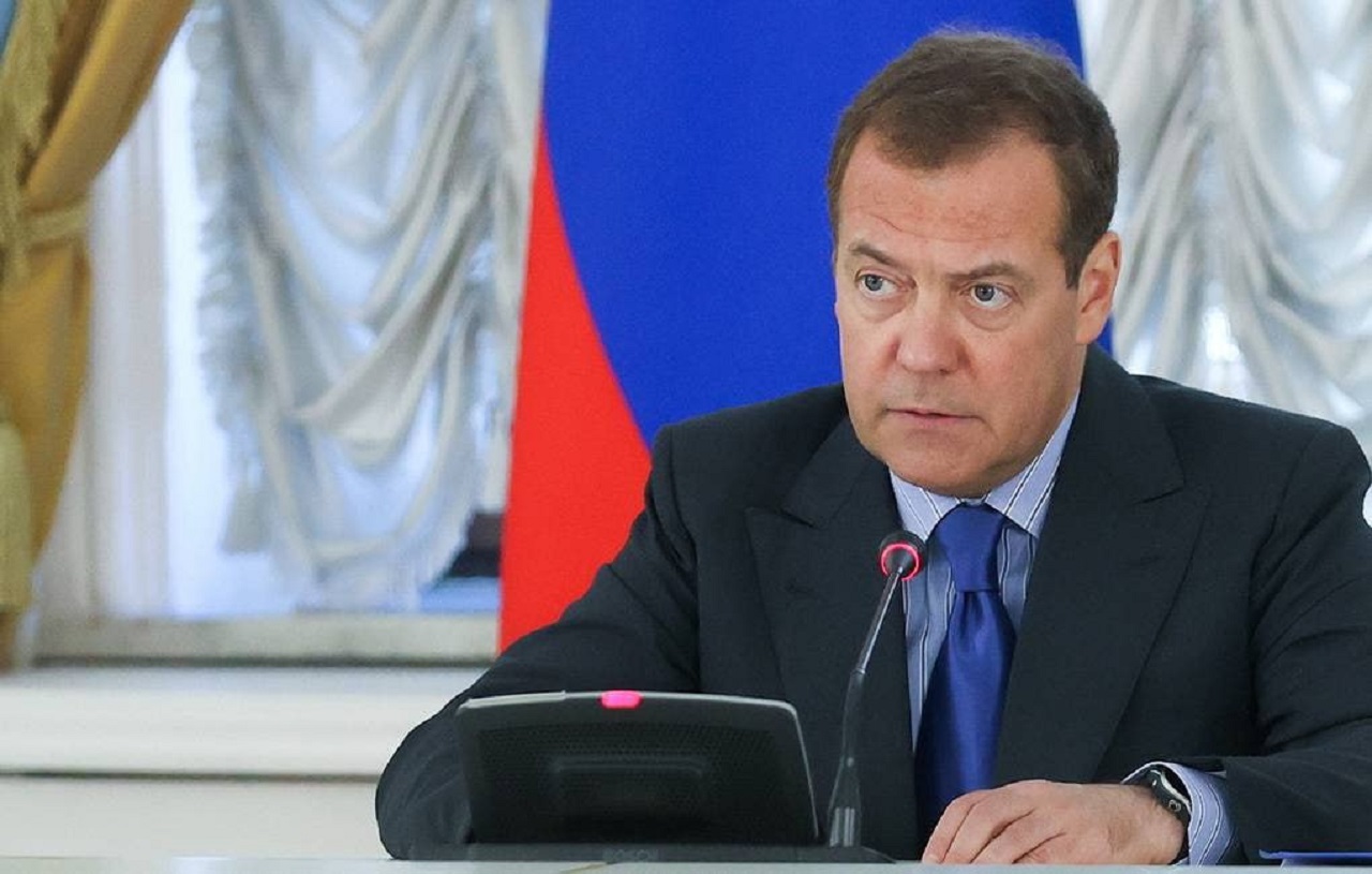 Medvedev varoval európskych elitných pohrobkov fašizmu