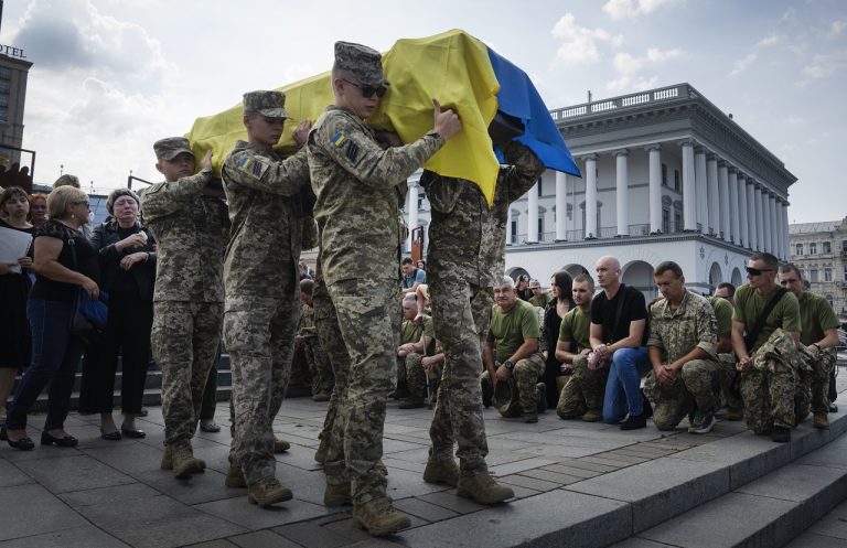 Russia Ukraine válka pohřeb ukrajinský voják