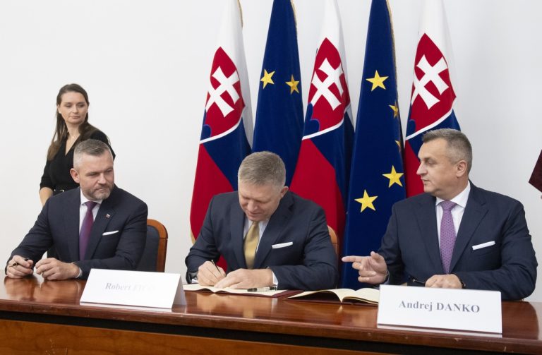 Smer-SD, Hlas-SD a SNS podpísali koaličnú dohodu