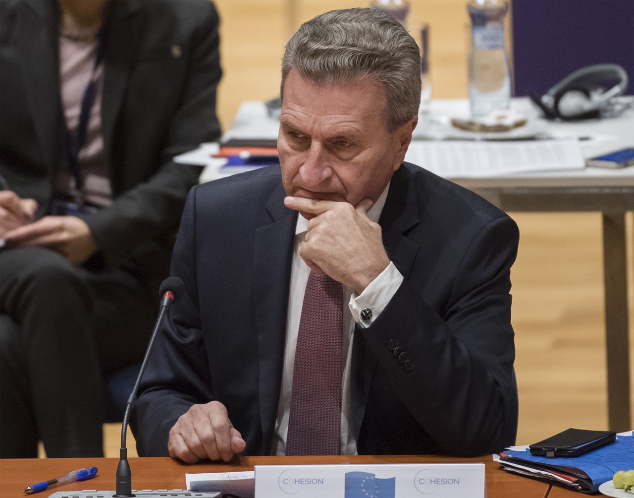 Bývalý komisár EÚ obviňuje Brusel zo zeleného “neokolonializmu”
