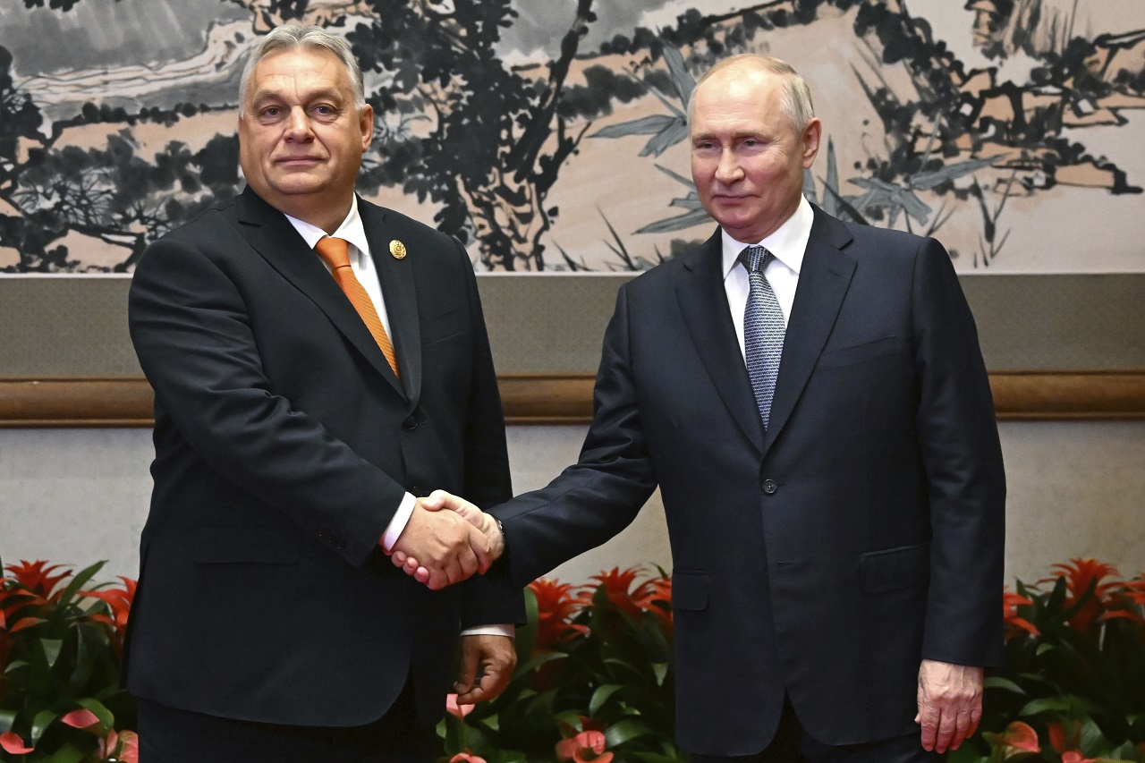 Maďarský premiér Orbán sa v Pekingu stretol s Putinom
