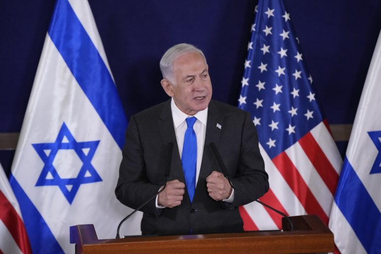 Blinken v Tel Avive podporil Izrael, Netanjahu hovorí o zničení Hamasu