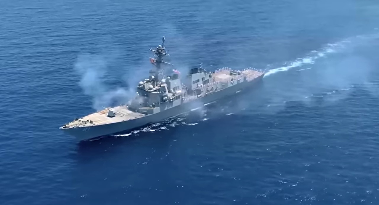 Čínska armáda blokuje filipínsku vojnovú loď vo vodách pri čínskom ostrove Huangyan