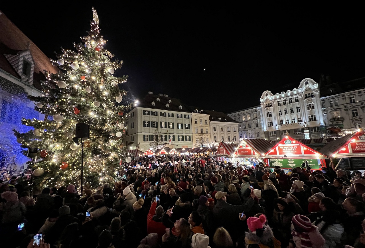 24 najlepších vianočných trhov v Európe: Do rebríčka prestížneho denníka sa dostala aj Bratislava