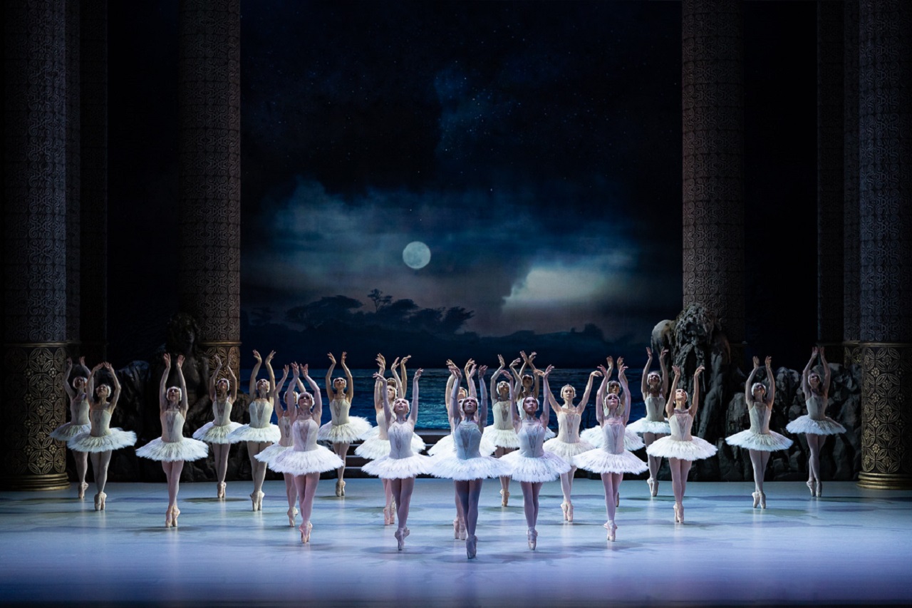 Balet SND uvádza premiéru Labutieho jazera v choreografii R. Nurejeva