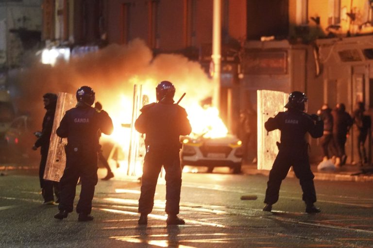 Demonštrácia po útoku v Dubline