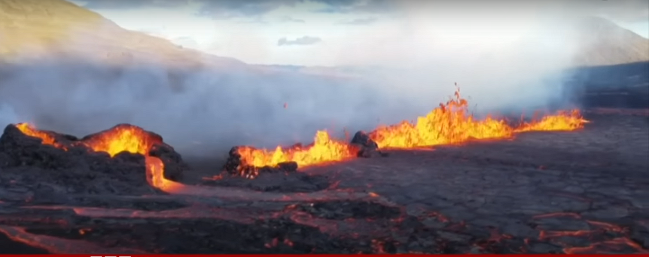 Island evakuuje tisíce ľudí kvôli možnej sopečnej erupcii