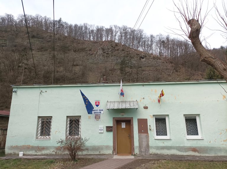obecný úrad v obci Kozelník