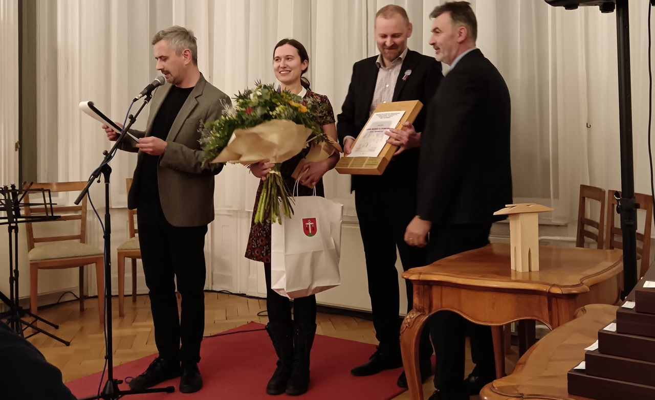 Spolok slovenských spisovateľov oceňoval osobnosti slovenskej literatúry pri príležitosti storočnice v Budmericiach