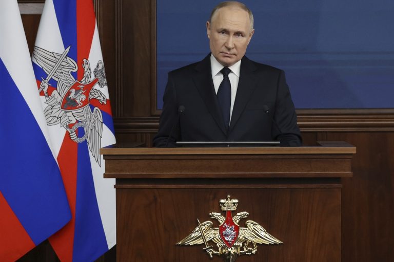Vladimir Putin prejav na stretnutí s najvyššími vojenskými predstaviteľmi v Moskve