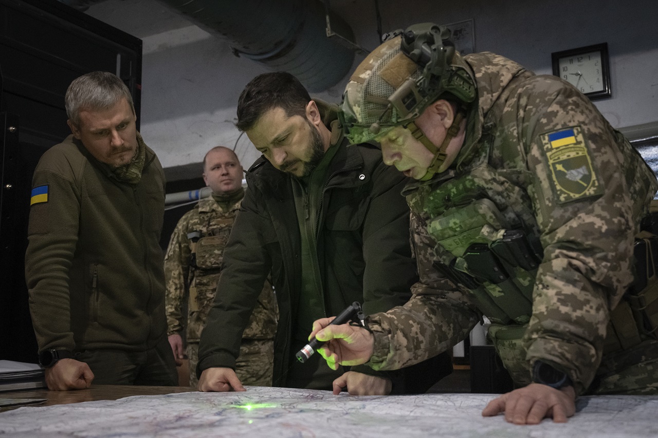 Zelenskyj navštívil frontovú líniu na východe Ukrajiny