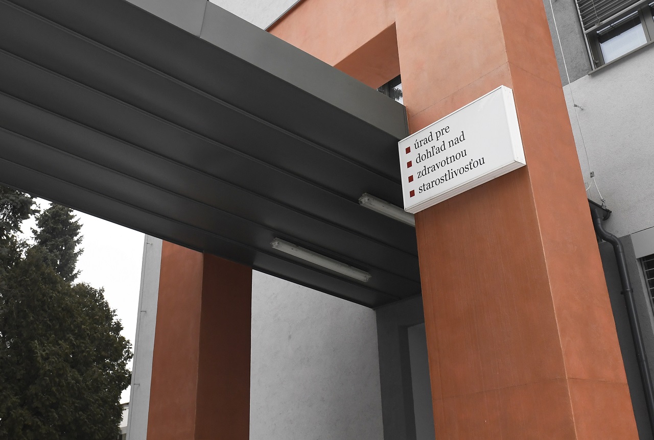 budova nápis exteriér Úrad pre dohľad nad zdravotnou starostlivosťou v Košiciach