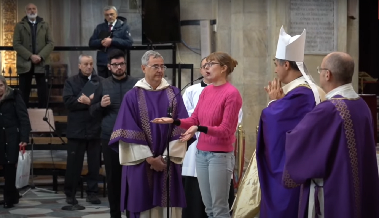 Klimatickí aktivisti narušili omšu arcibiskupa v Turíne