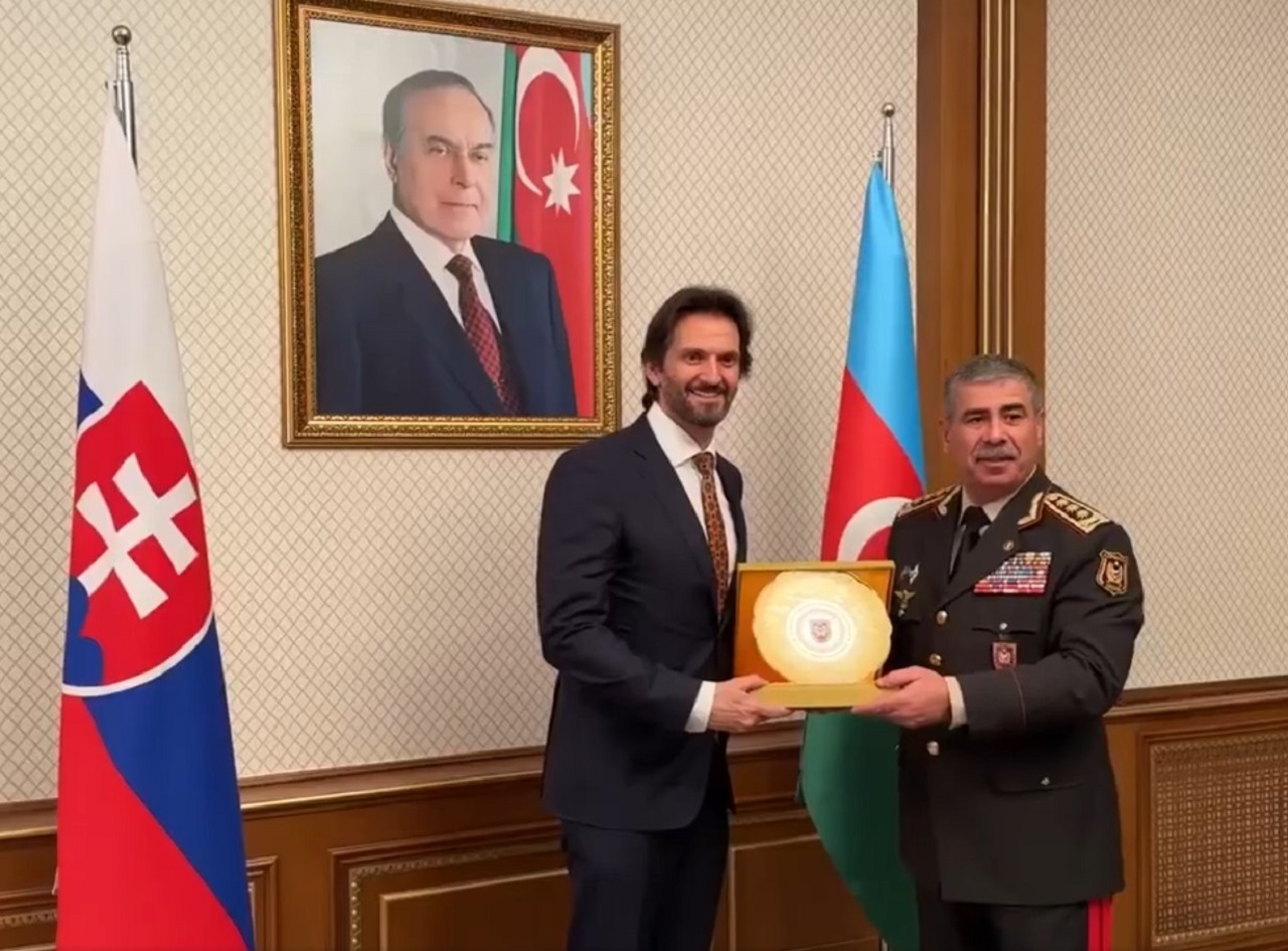 Kaliňák rokoval v Azerbajdžane o rozvoji spolupráce a aktuálnej situácii