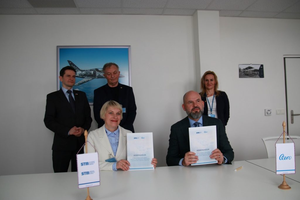 Slovenské technické múzeum a český výrobca lietadiel Aero podpísali memorandum o porozumení a spolupráci