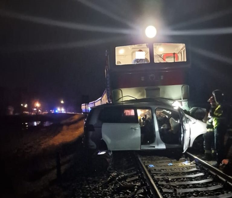 Zrážku s vlakom na železničnom priecestí v Koši neprežil 40-ročný vodič