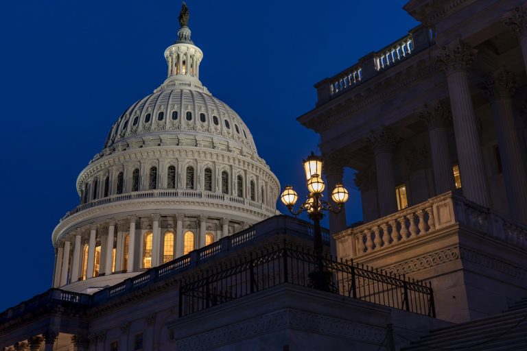 Senát Kongresu USA schválil balík pomoci Ukrajine, Izraelu a Taiwanu