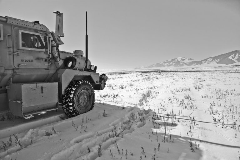 zima tank vojenské cvičenie