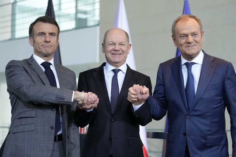 Tusk, Macron a Scholz v piatok rokovali v Berlíne o ïalej pomoci Ukrajine v rámci tzv. Weimarského trojuholníka