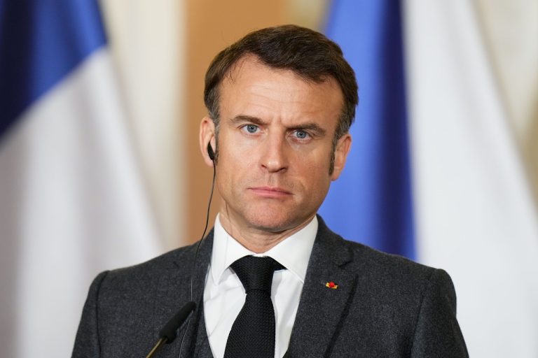 Francúzsky prezident Emmanuel Macron pricestoval na návštevu ČR