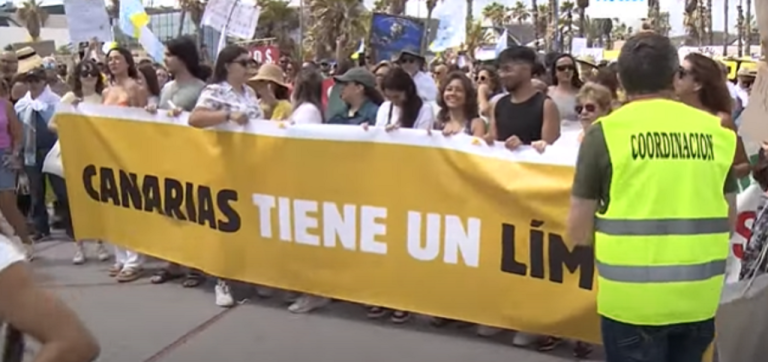 Na španielskych Kanárskych ostrovoch prebiehali cez víkend protesty proti masovému turizmu