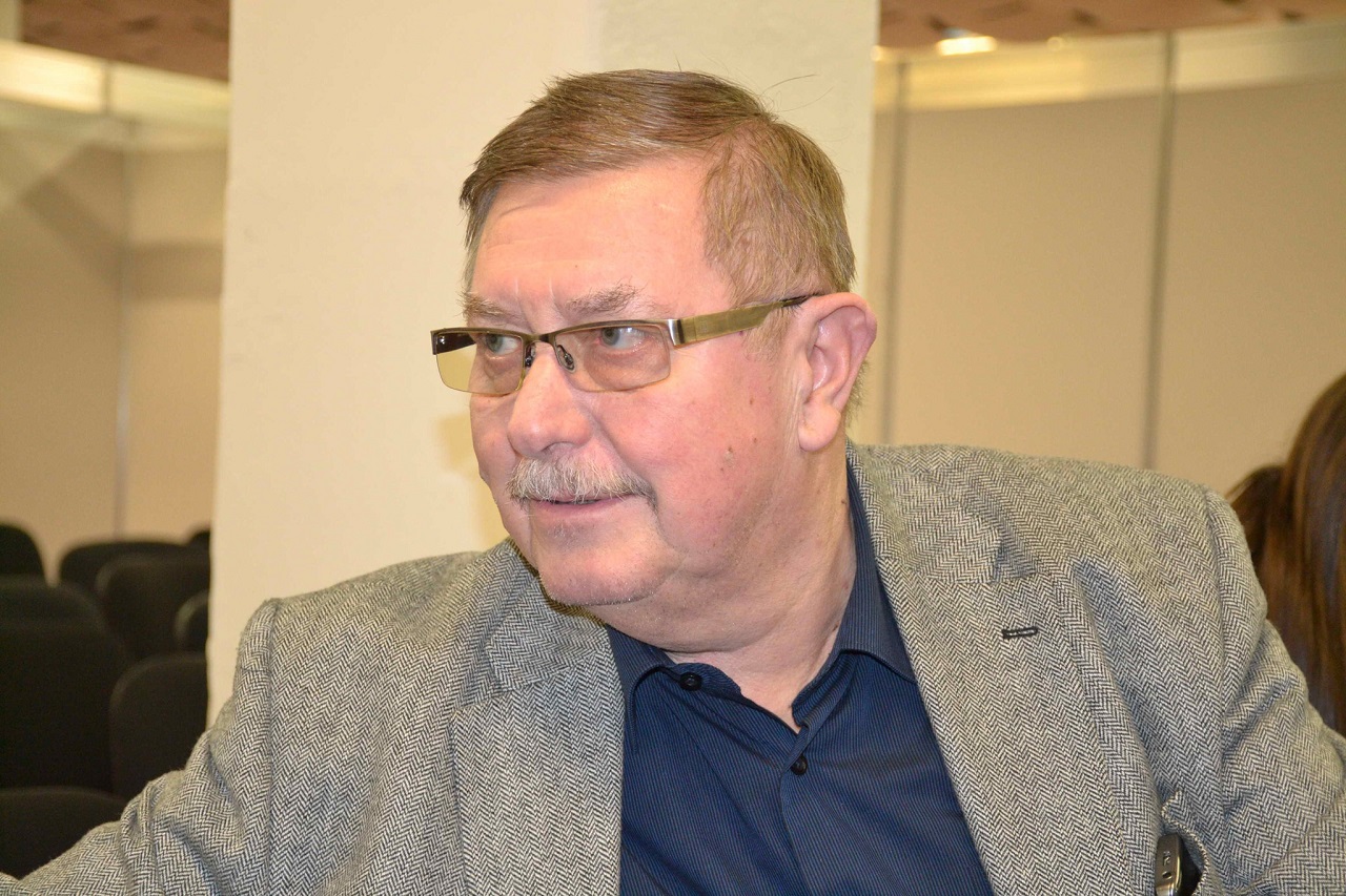 Kulturologicko-filozofický odbor Matice slovenskej gratuluje slovenskému kulturológovi, filozofovi, esejistovi a literárnemu kritikovi profesorovi Dalimírovi Hajkovi k jubileu