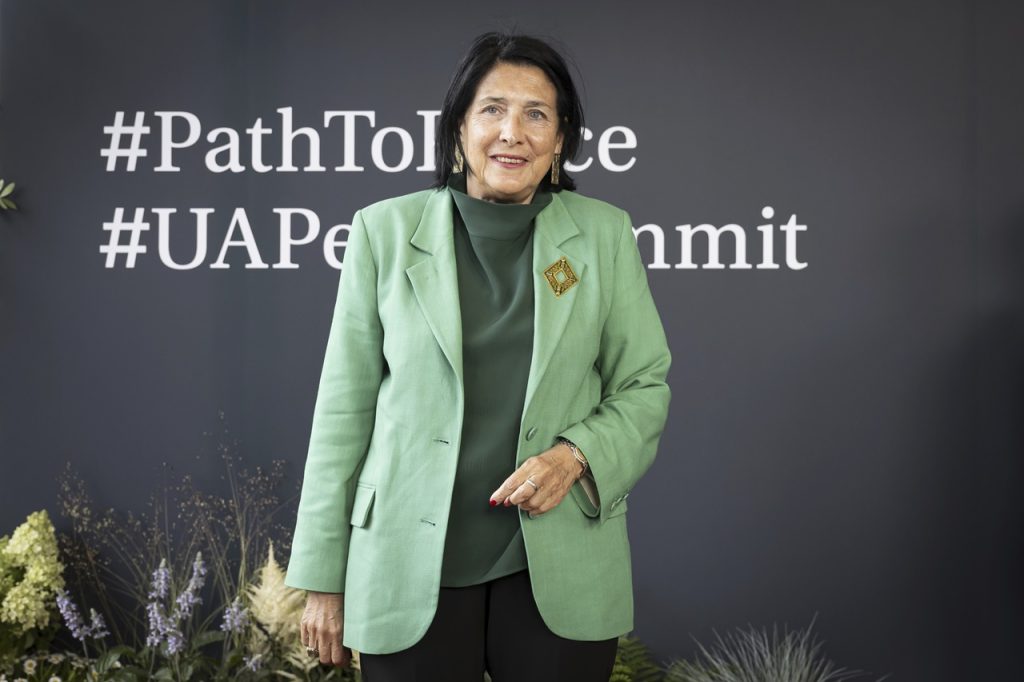 Gruzínska prezidentka napadne zákon o zahraničnom vplyve na ústavnom súde