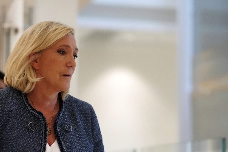 Marine Le Penová súd