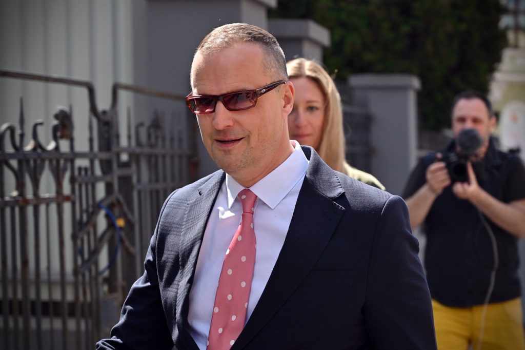 SÚDY: Neverejné zasadnutie s Danielom B.