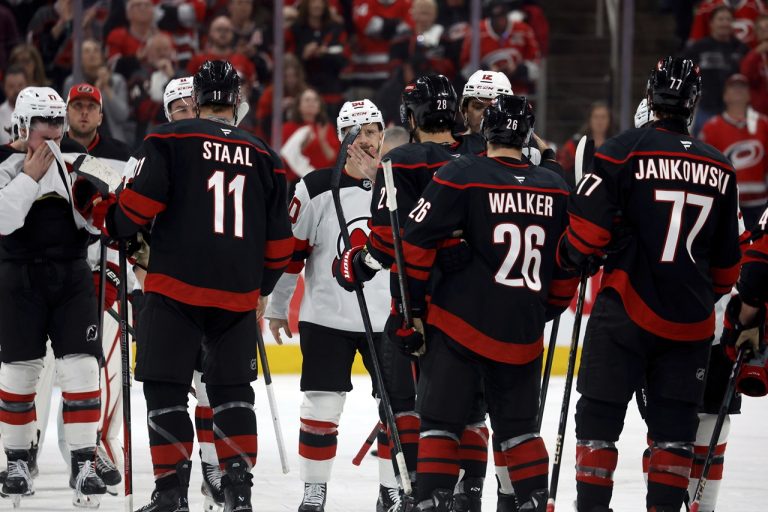 Carolina Hurricanes - New Jersey Devils