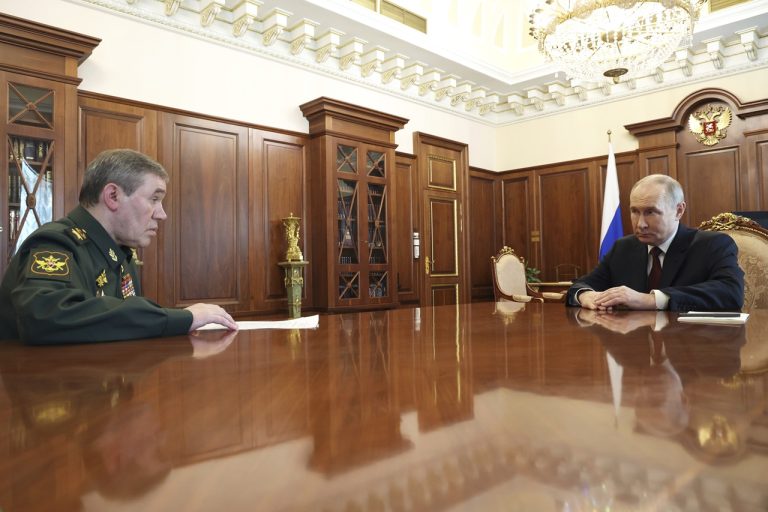 Rusko: Putin vyhlásil „veľkonočné prímerie“ na Ukrajine