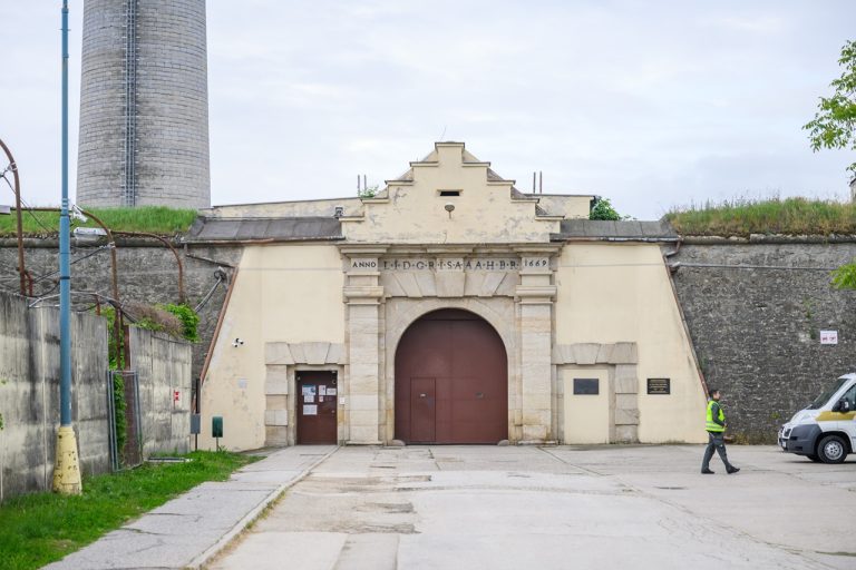 Pojednávanie o prepustení Mikuláša Černáka z výkonu trestu
