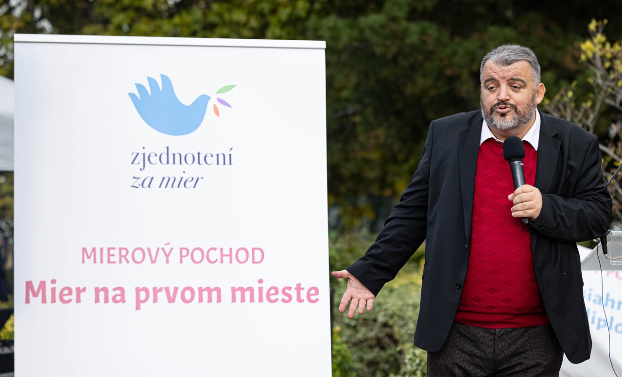 POCHOD: Mier na prvom mieste! Eduard Chemlár